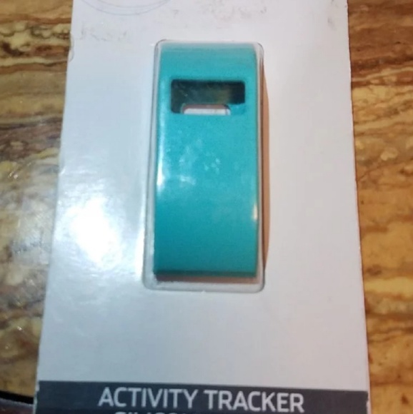 2 new Onn Fitbit silicone covers - Picture 2 of 4